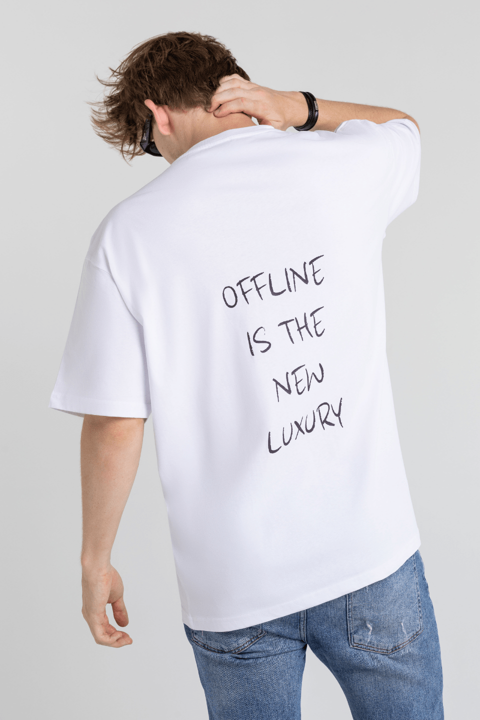 T - shirt bawełna z recyklingu oversize OFFLINE nadruk czarny - biały - Chiara Wear