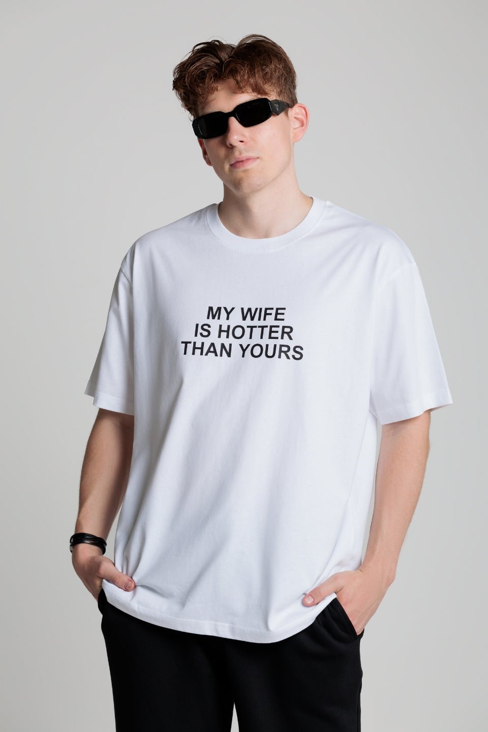 T-shirt bawełna z recyklingu oversize WIFE nadruk czarny - biały - Chiara Wear