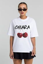 Załaduj obraz do przeglądarki galerii, T-shirt bawełniany oversize CHERRY - biały - Chiara Wear
