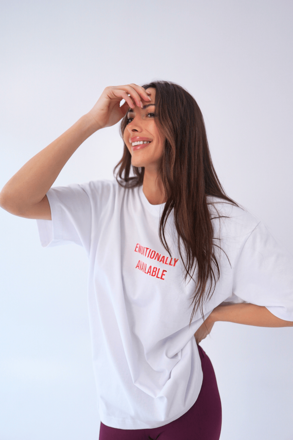 T-shirt bawełniany oversize EMOTIONALLY - biały - Chiara Wear