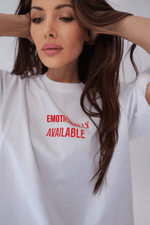 Załaduj obraz do przeglądarki galerii, T-shirt bawełniany oversize EMOTIONALLY - biały - Chiara Wear
