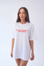 Załaduj obraz do przeglądarki galerii, T-shirt bawełniany oversize HOT MODEL - biały - Chiara Wear
