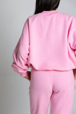 Załaduj obraz do przeglądarki galerii, Bluza oversize skin peach BARBIE haft CHIARA - różowy - Chiara Wear

