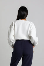 Załaduj obraz do przeglądarki galerii, Bluza SHORT haft CHIARA - biały - Chiara Wear

