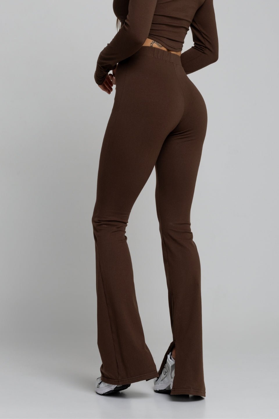 Długie dopasowane spodnie FLARE - brązowy - Chiara Wear