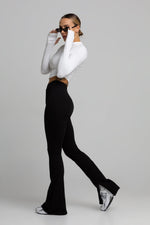 Załaduj obraz do przeglądarki galerii, Długie dopasowane spodnie FLARE - czarny - Chiara Wear
