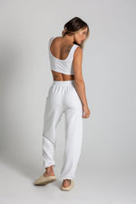 Load image into Gallery viewer, Komplet dresowy top + spodnie - biały - Chiara Wear
