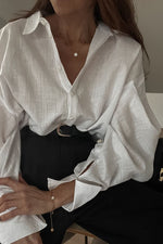 Załaduj obraz do przeglądarki galerii, Koszula oversize LIMA - biały - Chiara Wear
