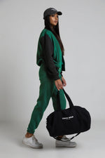 Załaduj obraz do przeglądarki galerii, Spodnie dresowe joggery damskie - butelkowa zieleń - Chiara Wear
