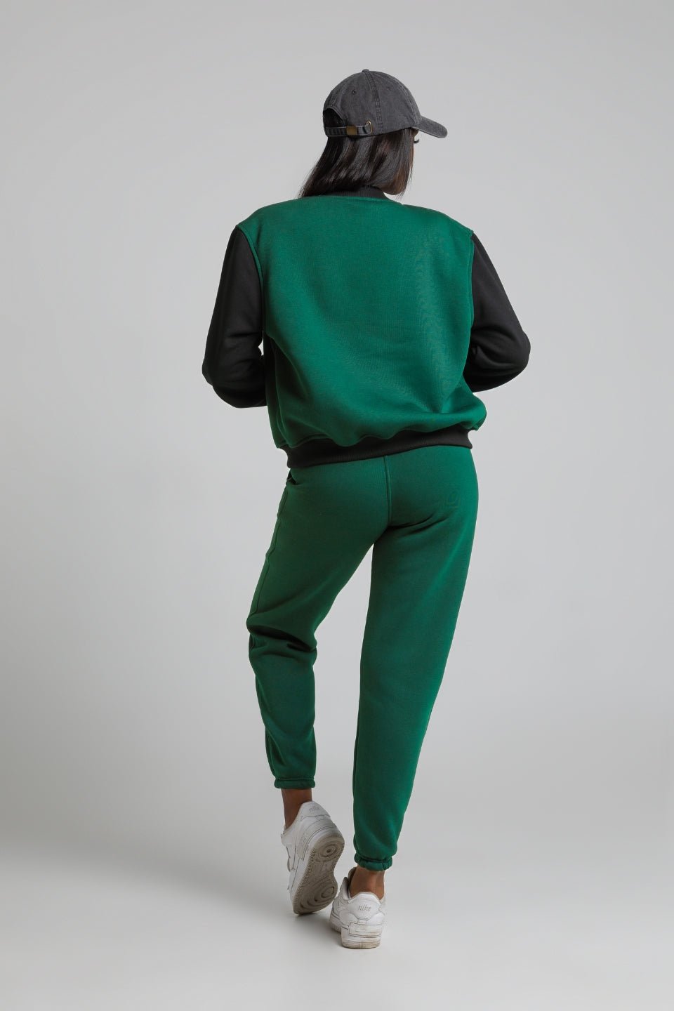 Spodnie dresowe joggery damskie - butelkowa zieleń - Chiara Wear