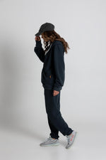Load image into Gallery viewer, Spodnie dresowe joggery - granatowy - Chiara Wear

