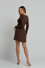 Załaduj obraz do przeglądarki galerii, Sukienka mini PATRICIA - brązowy - Chiara Wear
