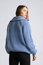 Load image into Gallery viewer, Sweter WARM na zamek - błękitny - Chiara Wear
