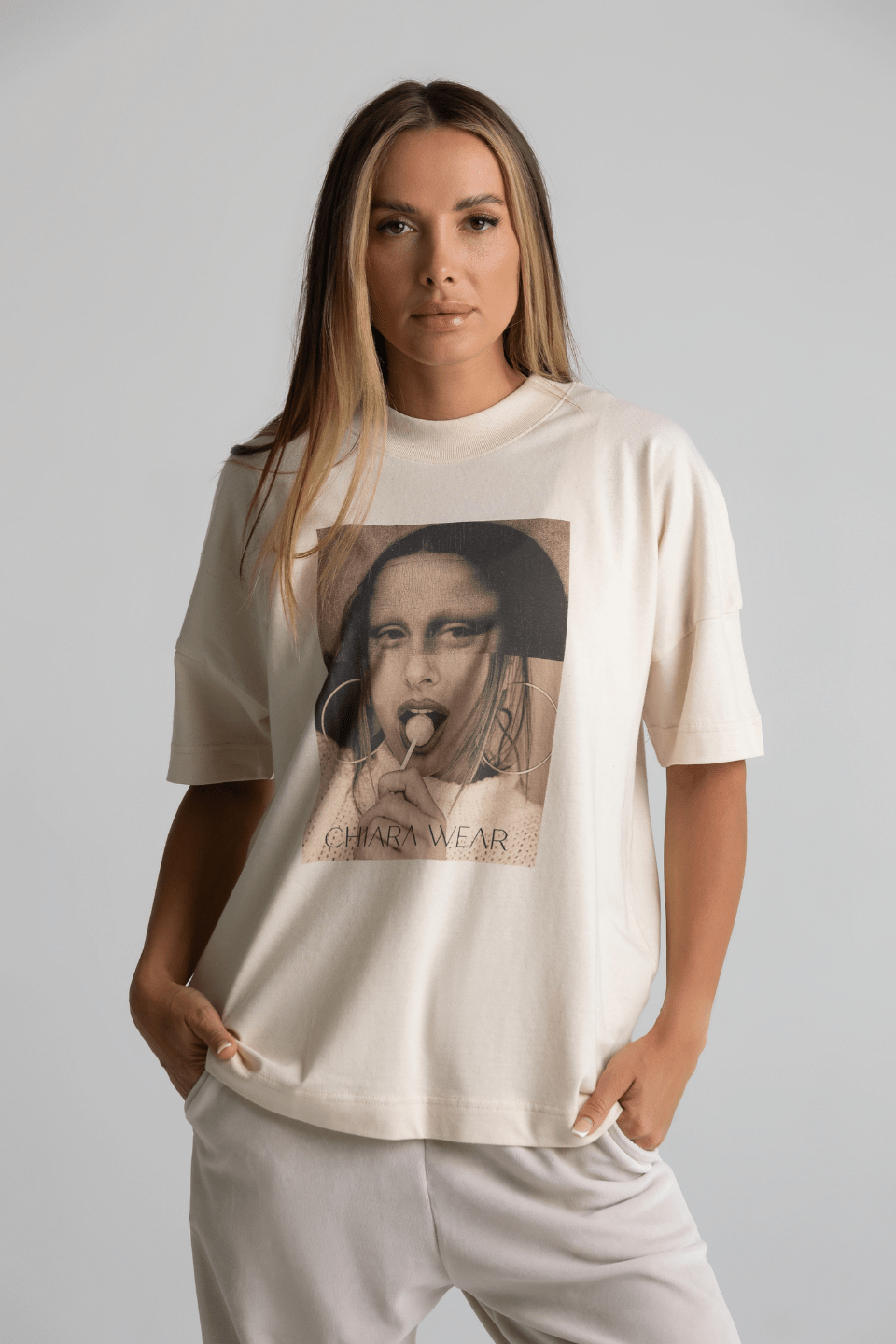 T-shirt damski oversize MONALISA - natural - Chiara Wear