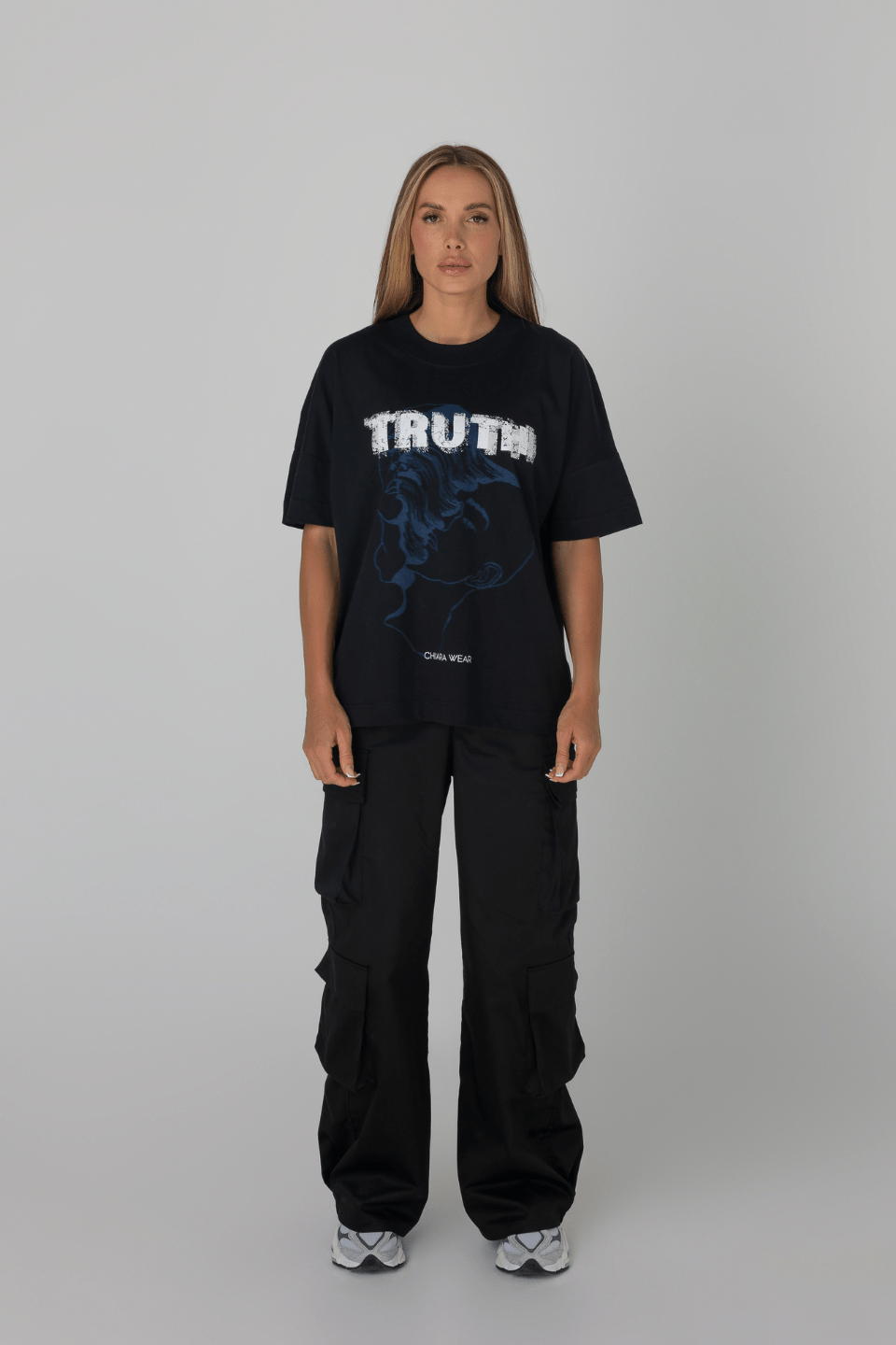 T-shirt damski oversize TRUTH - czarny - Chiara Wear