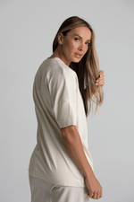 Załaduj obraz do przeglądarki galerii, T-shirt damski oversize UNISEX - natural - Chiara Wear
