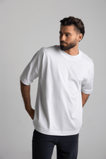 Załaduj obraz do przeglądarki galerii, T-shirt męski oversize unisex - biały - Chiara Wear
