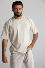 Załaduj obraz do przeglądarki galerii, T-shirt męski oversize UNISEX - natural - Chiara Wear
