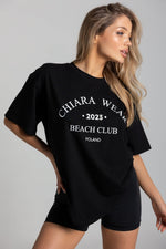 Załaduj obraz do przeglądarki galerii, T-shirt oversize BEACH CLUB - czarny - Chiara Wear
