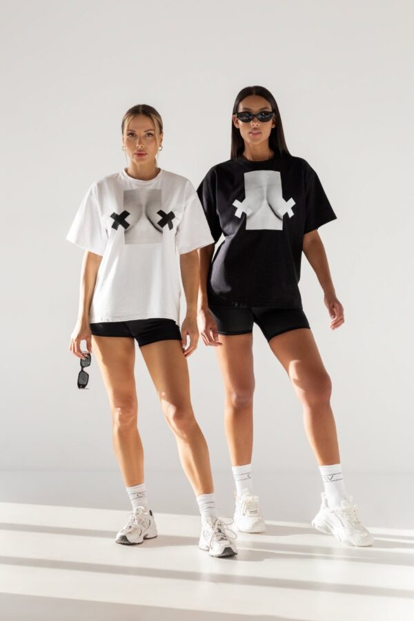 PREORDER 24/04 T-shirt bawełniany oversize XX BOOBIES- czarny - Chiara Wear