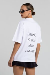 T - shirt bawełniany oversize OFFLINE nadruk czarny - biały - Chiara Wear
