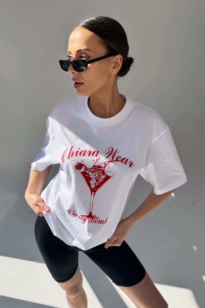 T-shirt bawełniany oversize CHERRY BOMB – biały