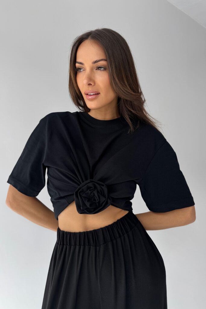 T-shirt crop top z różą ROSE – czarny