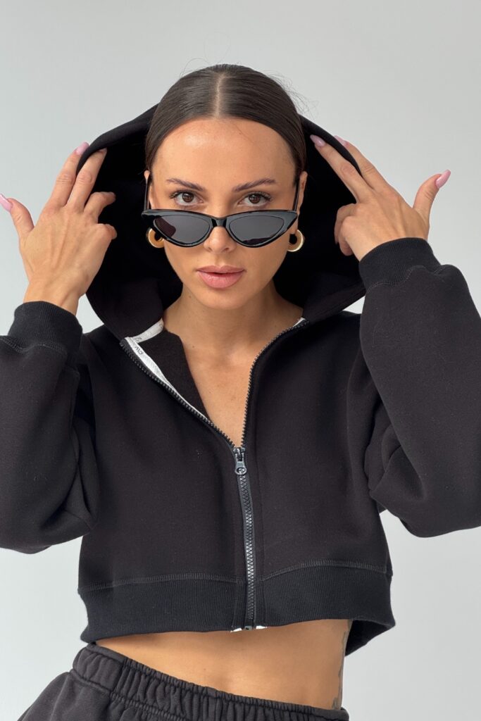 Bluza krótka z kapturem ZIP – czarny